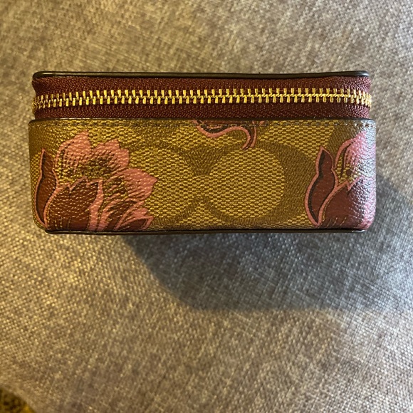*SOLD*🎄Coach Jewelry Box - Picture 6 of 7